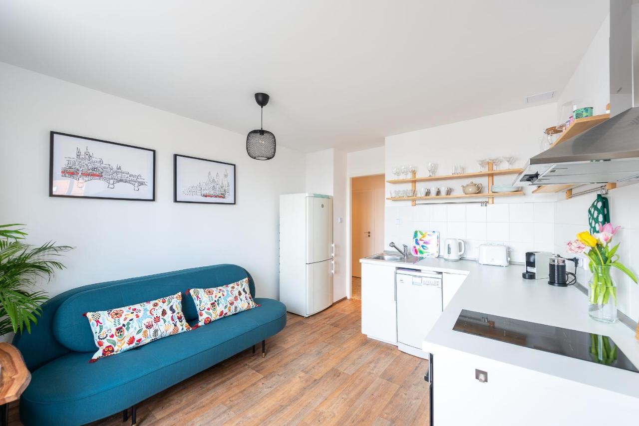 Apartment Bright Charming With Terrace, Parking & Airco. Prag