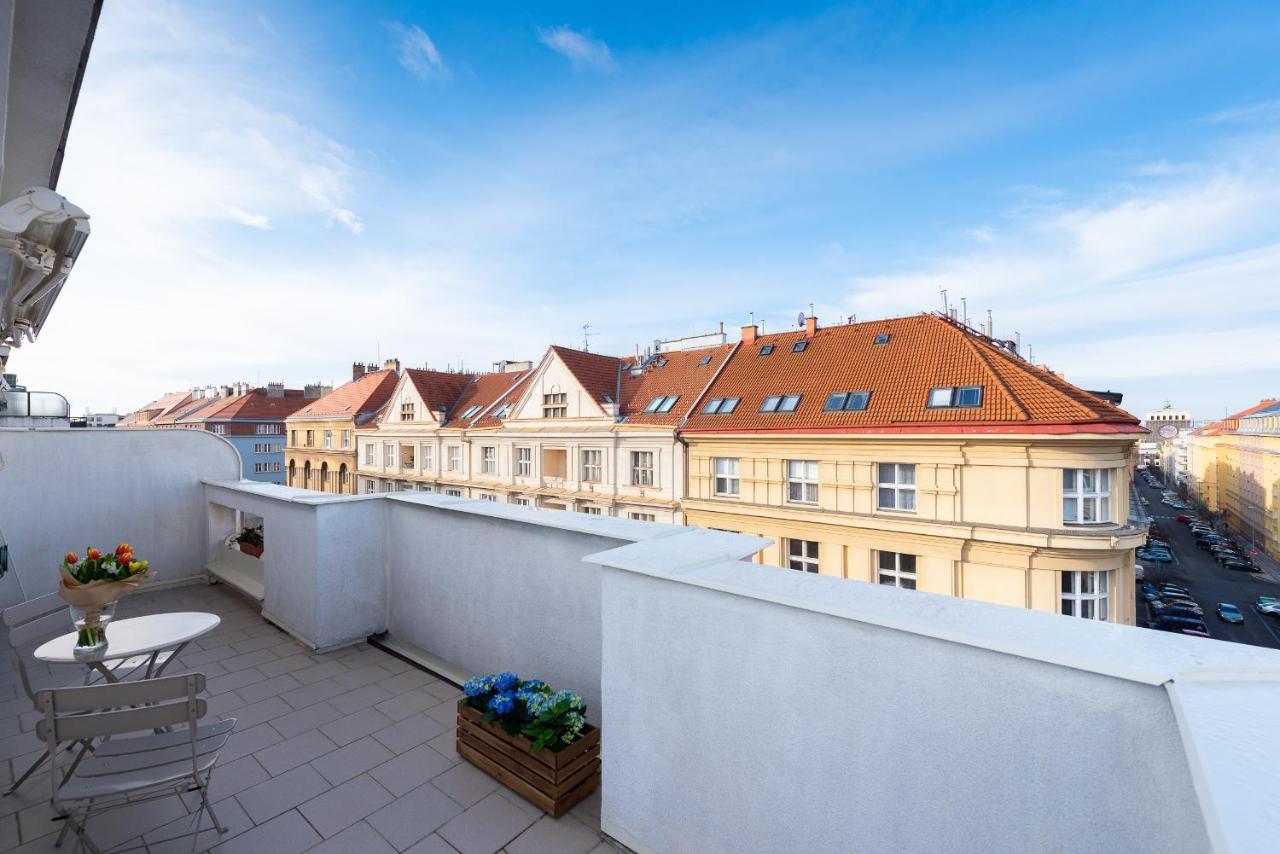 Bright Charming With Terrace, Parking & Airco. Apartment Prag